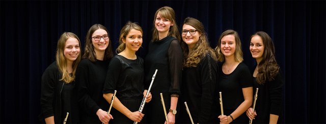 Ein Gruppenfoto des Ensembles flöjtigen der Musikschule Fürth