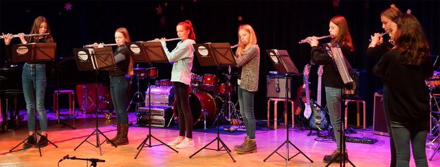 Ein Gruppenfoto des Ensembles Quartett bei einem Auftritt, Musikschule Fürth
