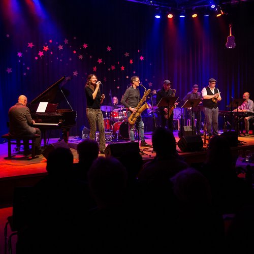 Dozent:innen des Jazzworkshops auf der Bühne