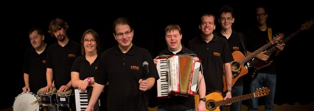 Ein Gruppenfoto des Ensembles Vollgas der Musikschule Fürth