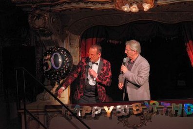 Volker Heißmann und Dr. Peter Hauser in der TheaterLogo, Moderation 50 Jahre Theaterverein Gala